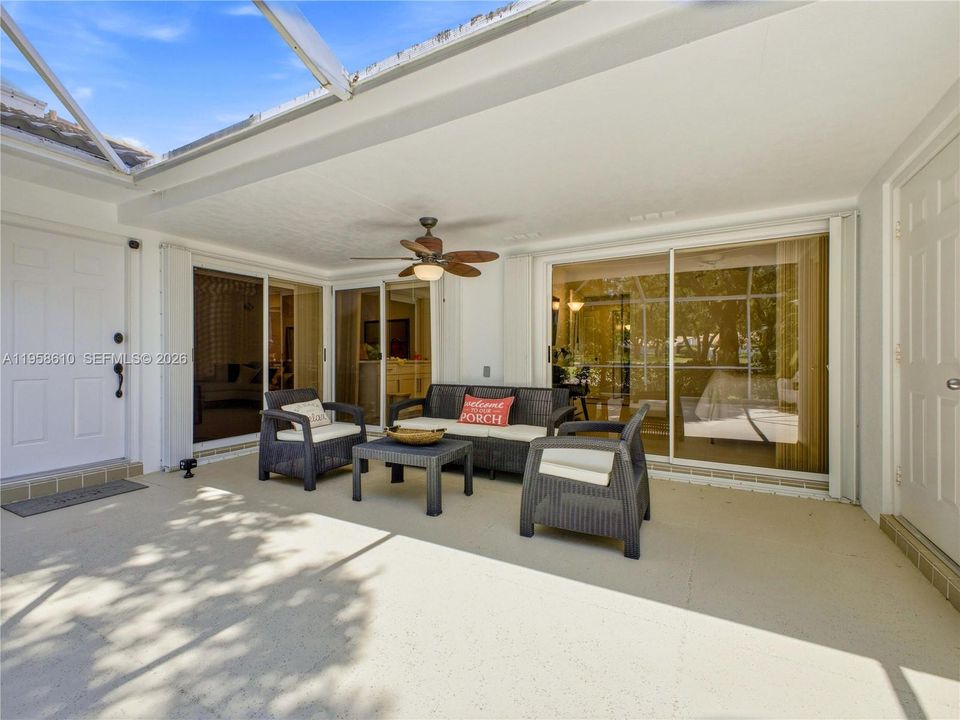 Active With Contract: $437,000 (2 beds, 2 baths, 1152 Square Feet)