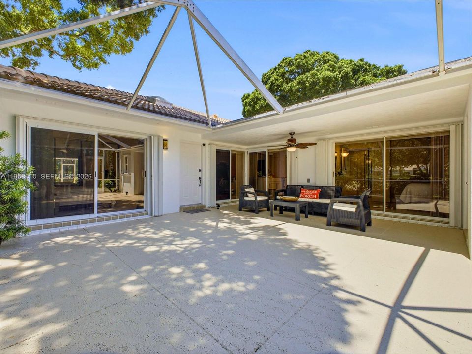 Active With Contract: $437,000 (2 beds, 2 baths, 1152 Square Feet)