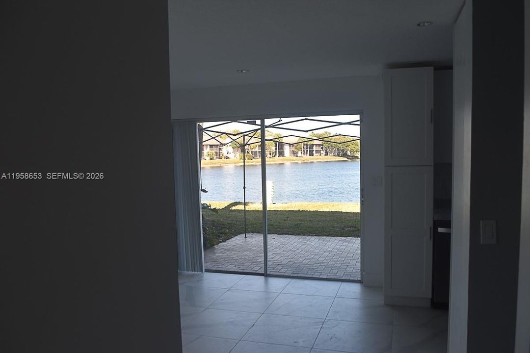На продажу: $419,000 (4 спален, 3 ванн, 1750 Квадратных фут)