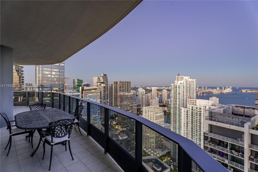 For Sale: $2,650,000 (3 beds, 3 baths, 1770 Square Feet)