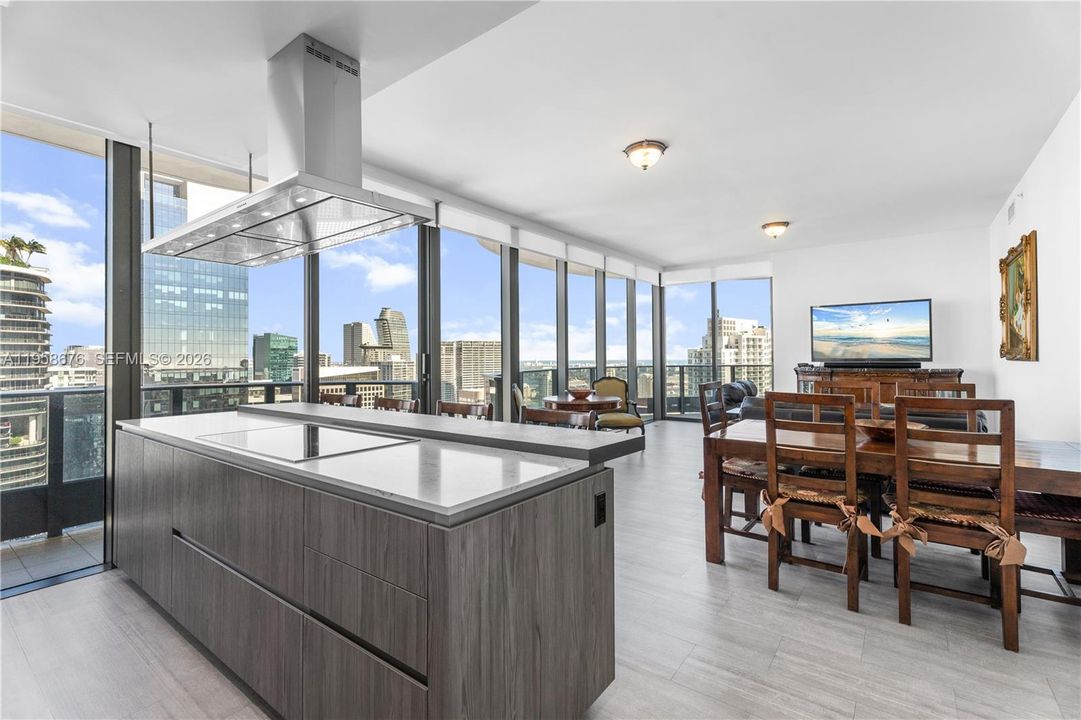 For Sale: $2,650,000 (3 beds, 3 baths, 1770 Square Feet)