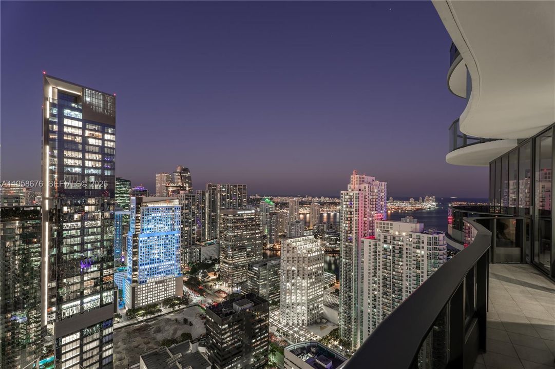For Sale: $2,650,000 (3 beds, 3 baths, 1770 Square Feet)