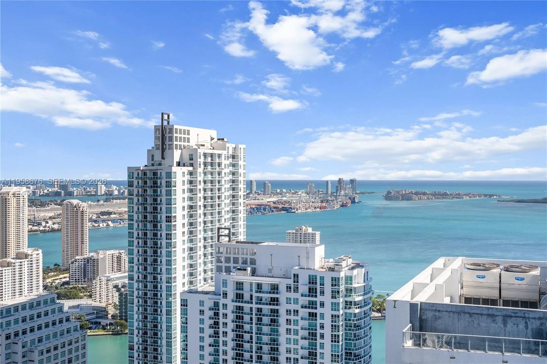 For Sale: $2,650,000 (3 beds, 3 baths, 1770 Square Feet)