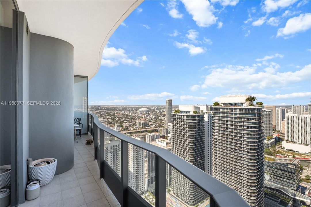 For Sale: $2,650,000 (3 beds, 3 baths, 1770 Square Feet)