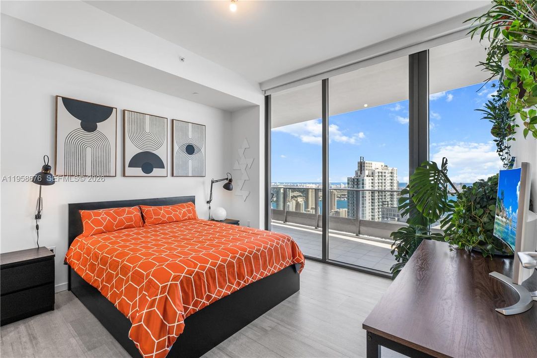 For Sale: $2,650,000 (3 beds, 3 baths, 1770 Square Feet)