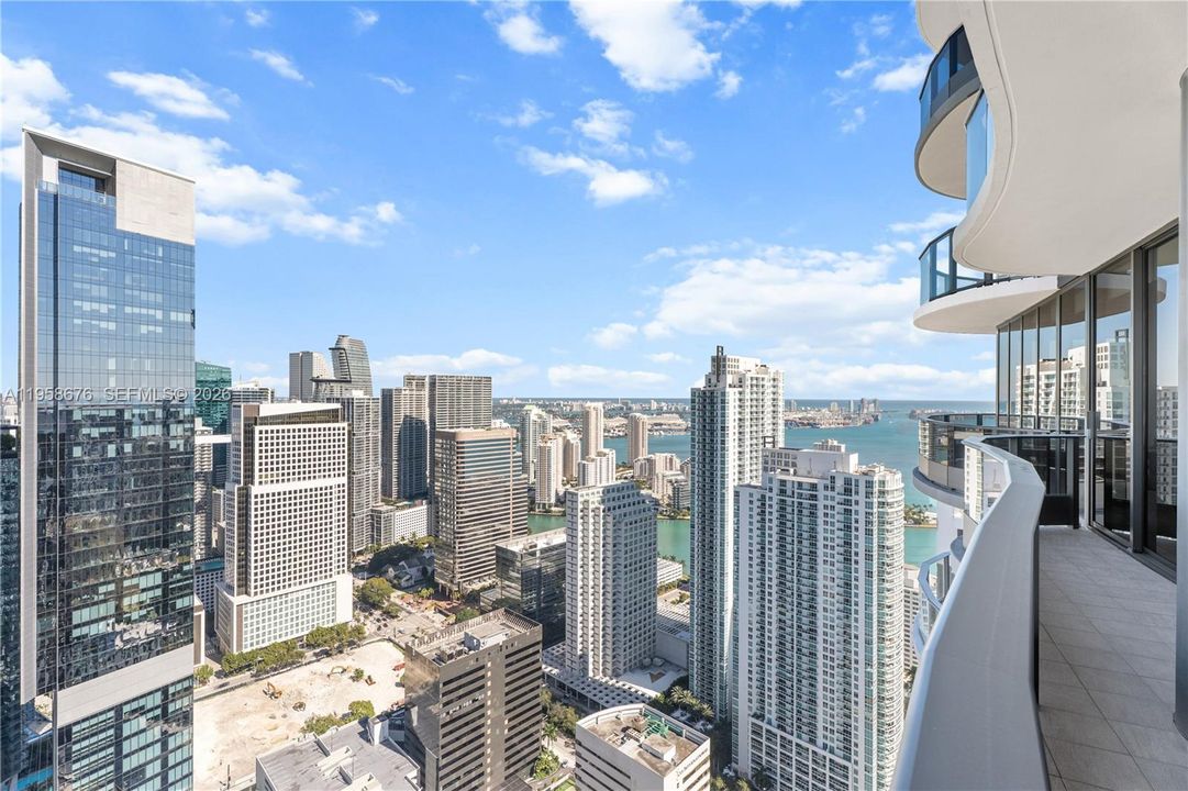 For Sale: $2,650,000 (3 beds, 3 baths, 1770 Square Feet)