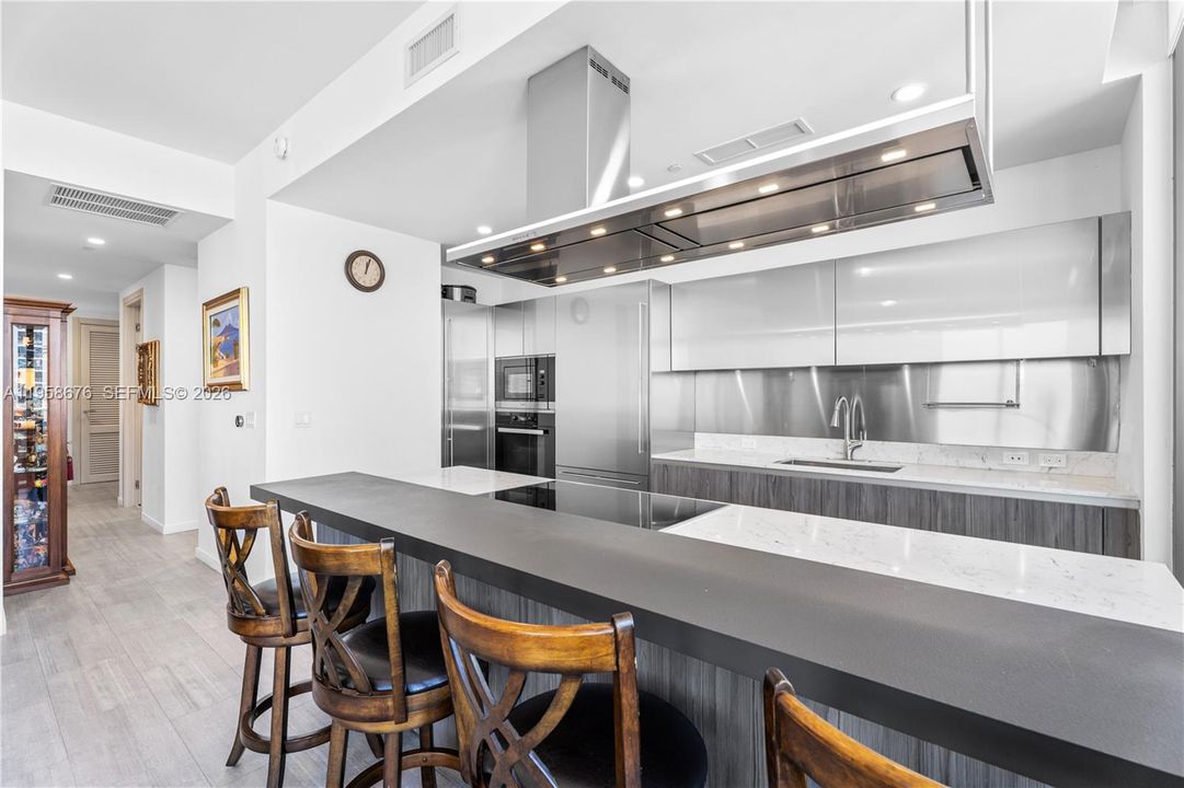 For Sale: $2,650,000 (3 beds, 3 baths, 1770 Square Feet)