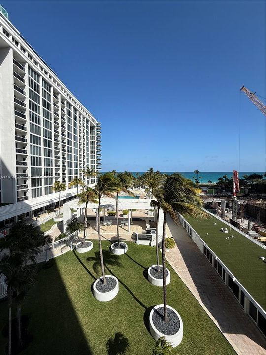 For Sale: $1,340,000 (2 beds, 2 baths, 1056 Square Feet)