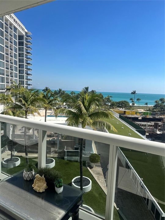 For Sale: $1,340,000 (2 beds, 2 baths, 1056 Square Feet)