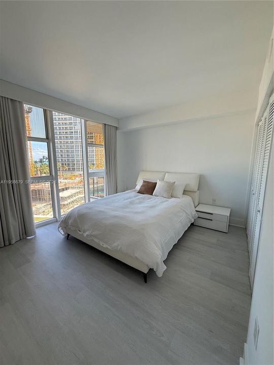 For Sale: $1,340,000 (2 beds, 2 baths, 1056 Square Feet)