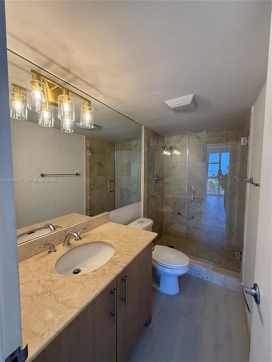 For Sale: $1,340,000 (2 beds, 2 baths, 1056 Square Feet)