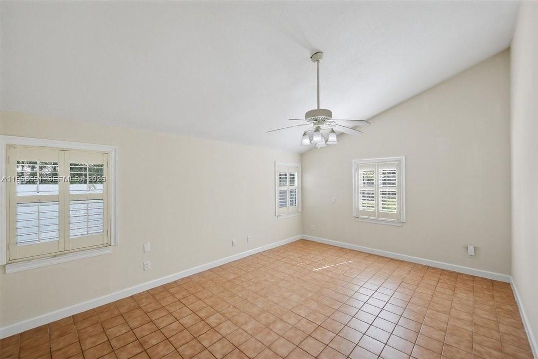 Recently Sold: $989,000 (4 beds, 3 baths, 2507 Square Feet)