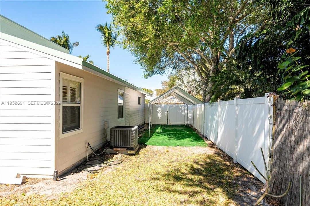 Recently Sold: $989,000 (4 beds, 3 baths, 2507 Square Feet)
