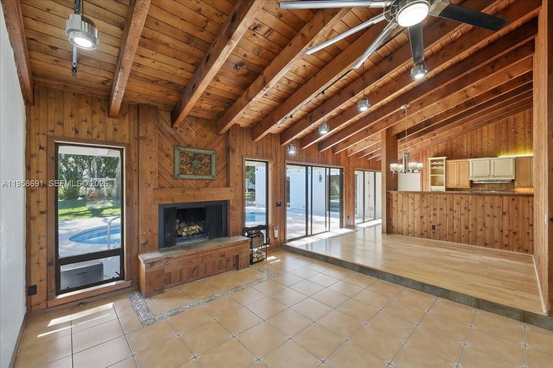 Recently Sold: $989,000 (4 beds, 3 baths, 2507 Square Feet)