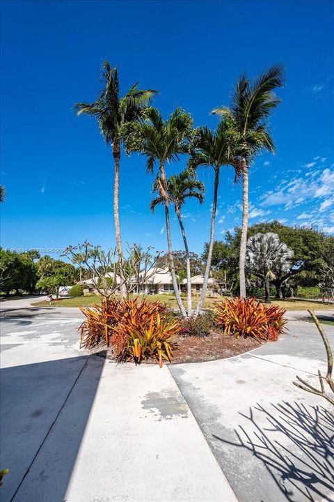 Recently Sold: $989,000 (4 beds, 3 baths, 2507 Square Feet)