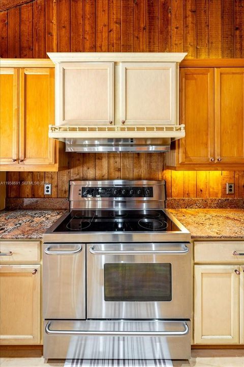 Recently Sold: $989,000 (4 beds, 3 baths, 2507 Square Feet)