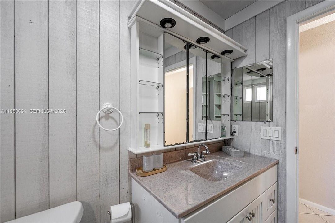 Recently Sold: $989,000 (4 beds, 3 baths, 2507 Square Feet)