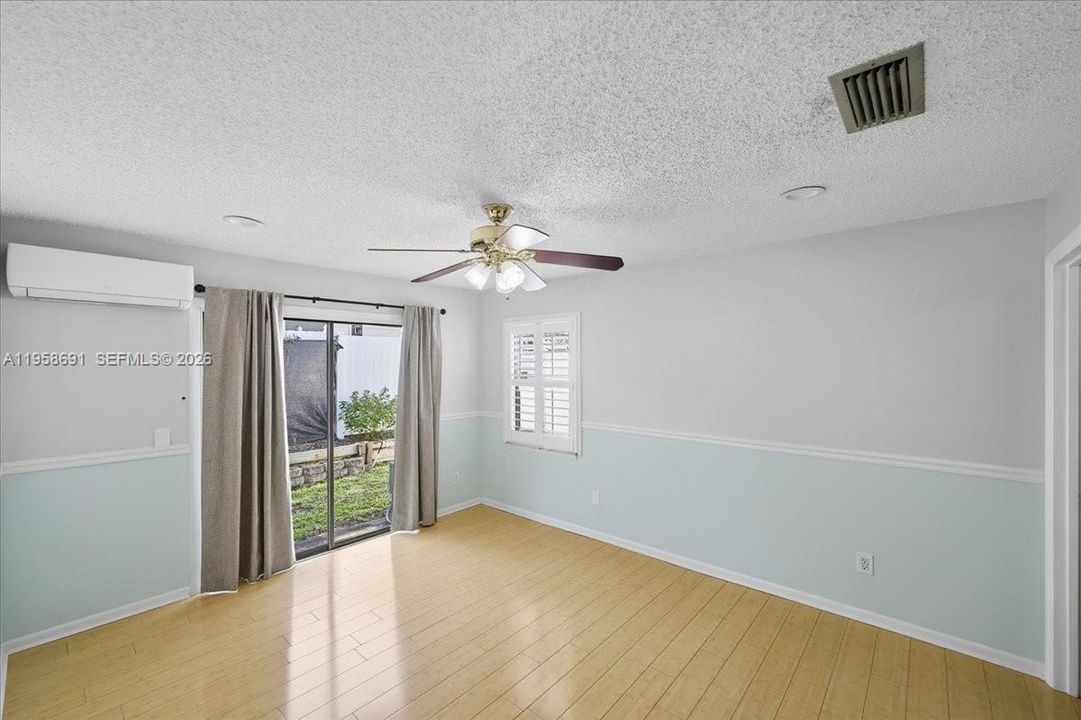 Recently Sold: $989,000 (4 beds, 3 baths, 2507 Square Feet)