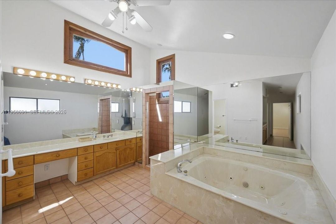 Recently Sold: $989,000 (4 beds, 3 baths, 2507 Square Feet)