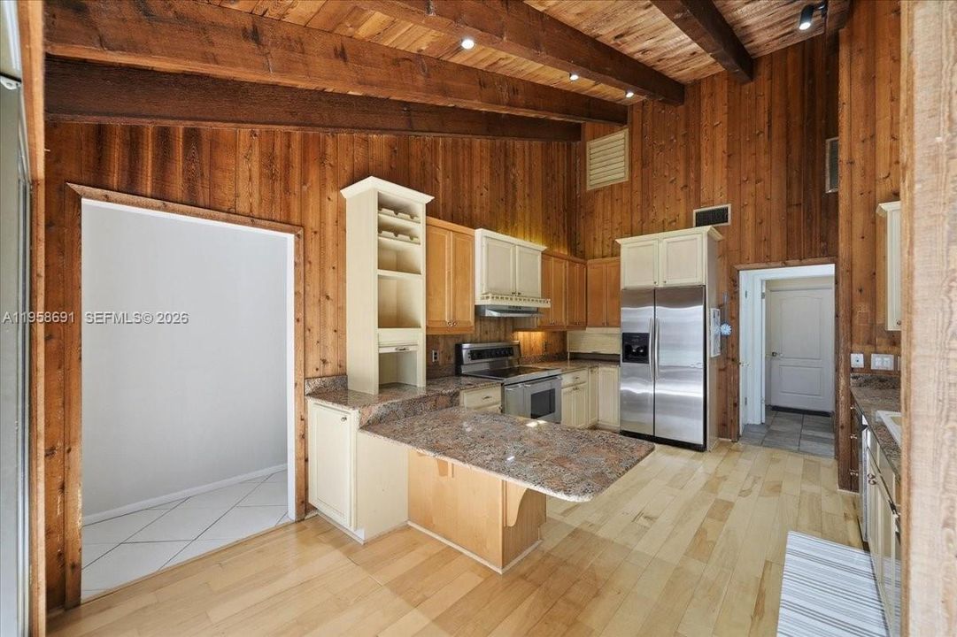 Recently Sold: $989,000 (4 beds, 3 baths, 2507 Square Feet)