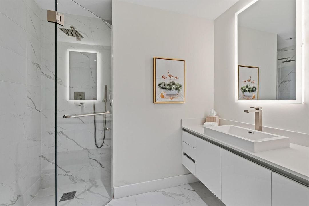 2nd bathroom