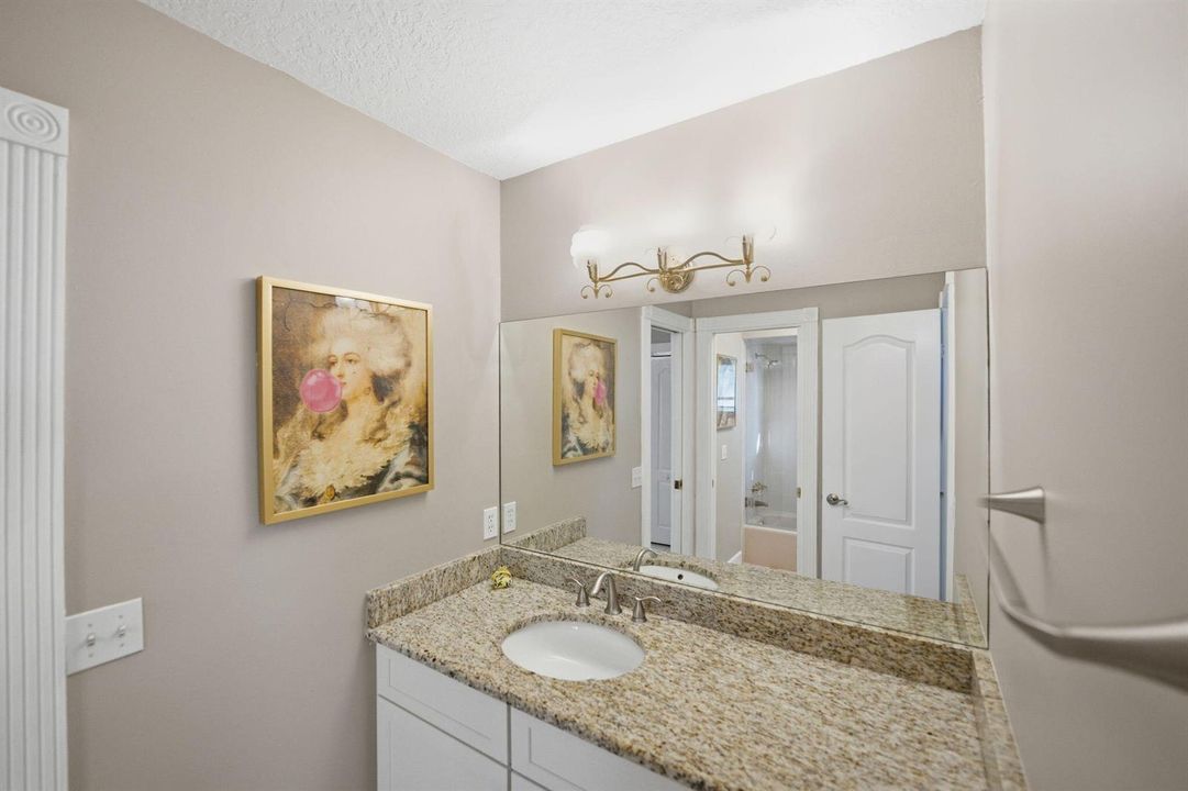 52-web-or-mls-1157-sw-mirror-lake-cv