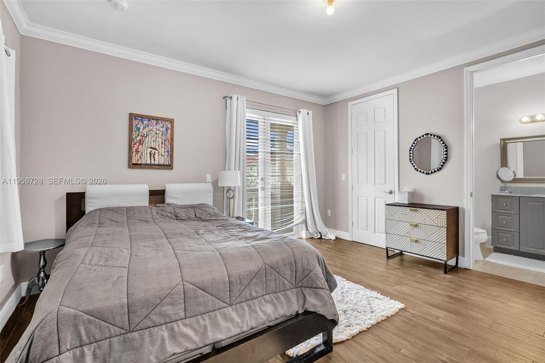 В аренду: $10,500 (5 спален, 5 ванн, 4356 Квадратных фут)