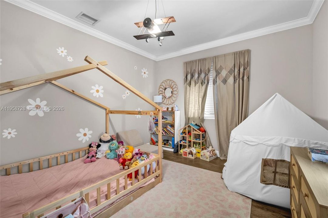 В аренду: $10,500 (5 спален, 5 ванн, 4356 Квадратных фут)