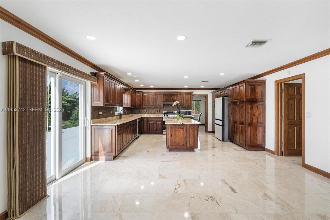En Venta: $1,539,900 (4 camas, 3 baños, 3540 Pies cuadrados)
