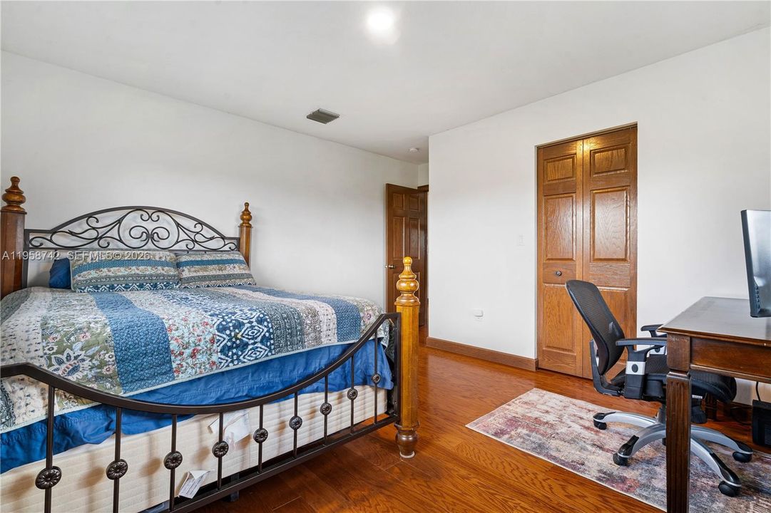 En Venta: $1,539,900 (4 camas, 3 baños, 3540 Pies cuadrados)