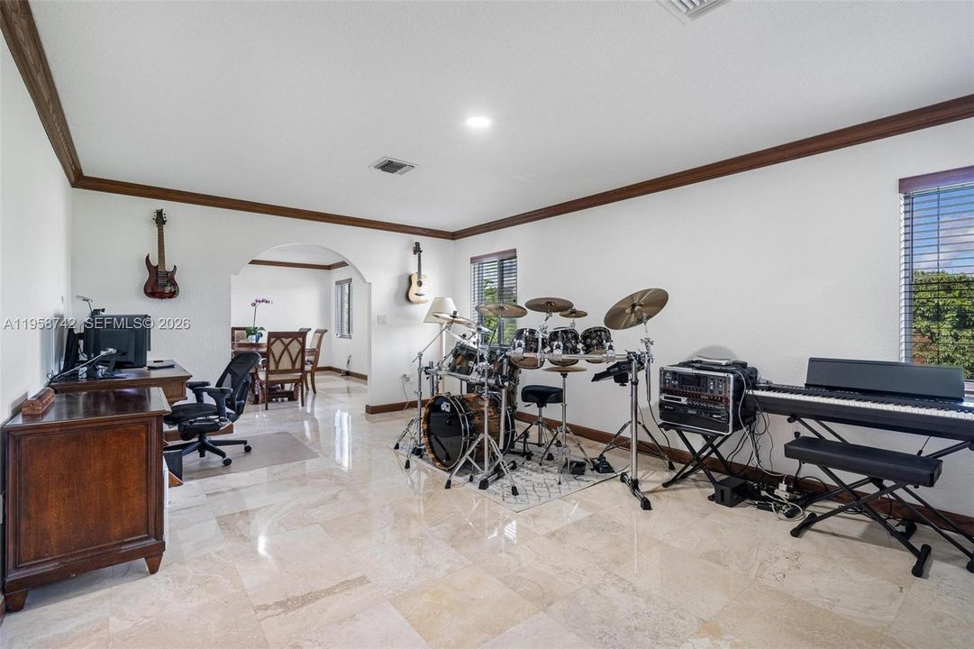 En Venta: $1,539,900 (4 camas, 3 baños, 3540 Pies cuadrados)
