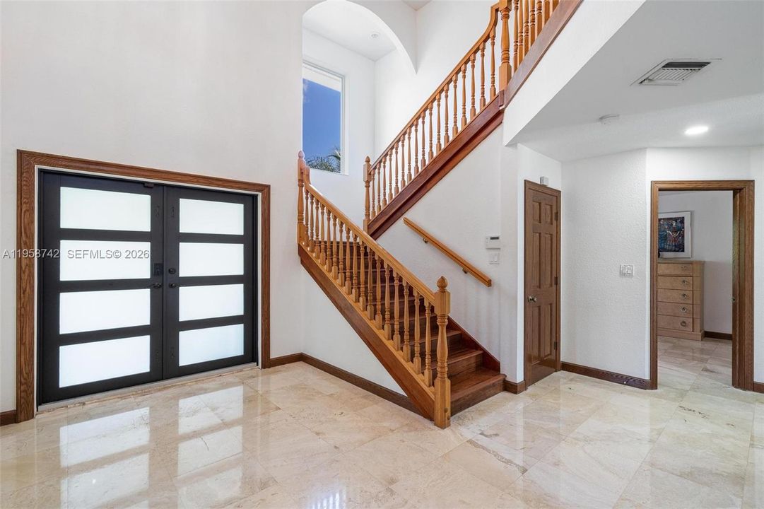 En Venta: $1,539,900 (4 camas, 3 baños, 3540 Pies cuadrados)