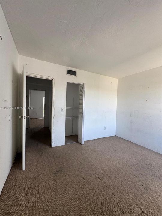 For Sale: $194,000 (2 beds, 1 baths, 967 Square Feet)