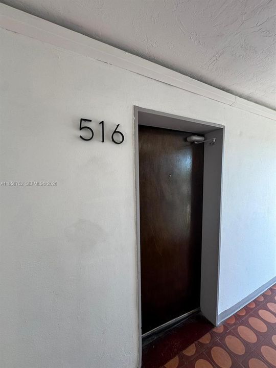 For Sale: $194,000 (2 beds, 1 baths, 967 Square Feet)