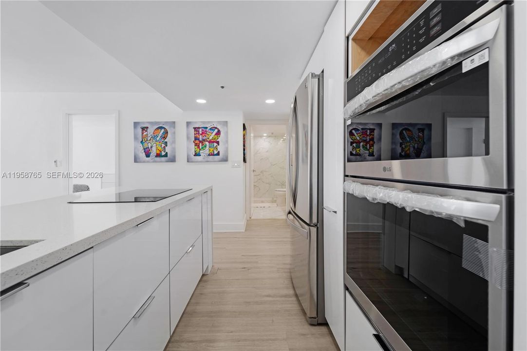 На продажу: $485,000 (2 спален, 2 ванн, 1030 Квадратных фут)