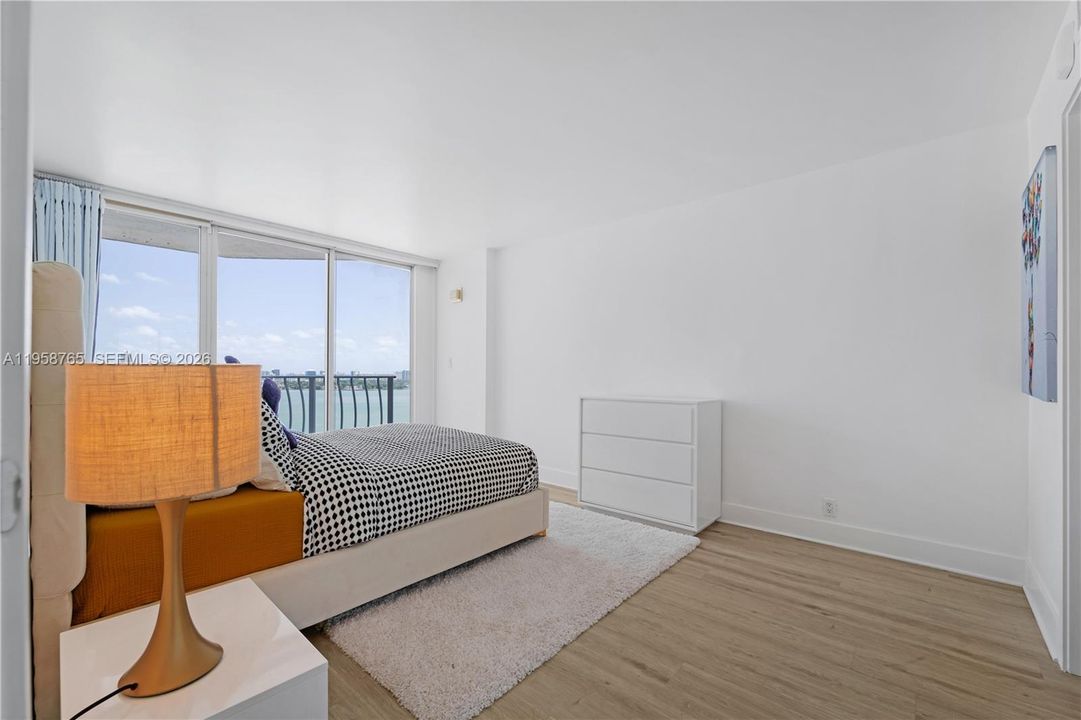 На продажу: $485,000 (2 спален, 2 ванн, 1030 Квадратных фут)