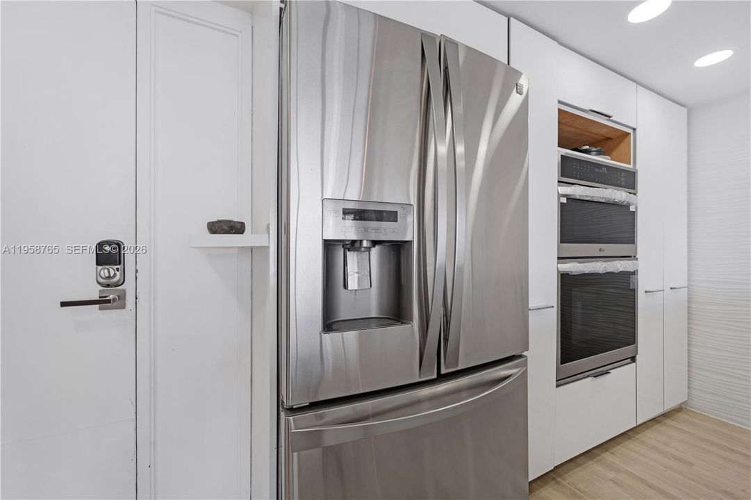 На продажу: $485,000 (2 спален, 2 ванн, 1030 Квадратных фут)