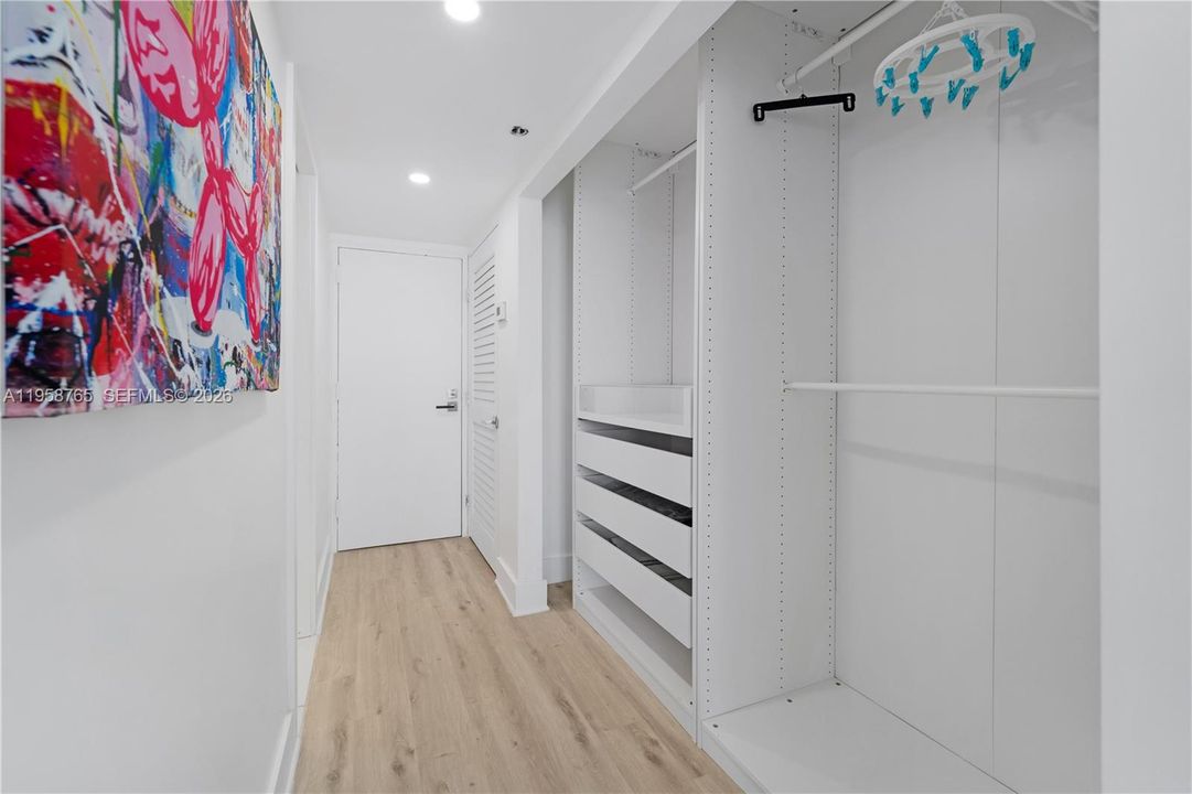 На продажу: $485,000 (2 спален, 2 ванн, 1030 Квадратных фут)
