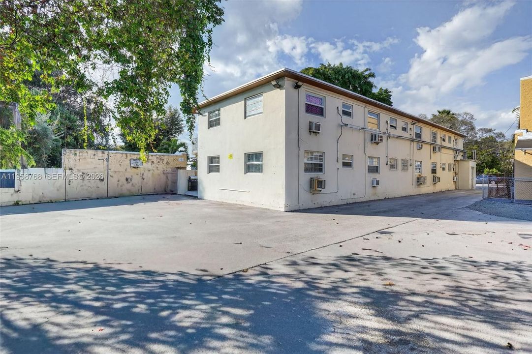 En Venta: $1,825,000 (0 camas, 0 baños, 4928 Pies cuadrados)