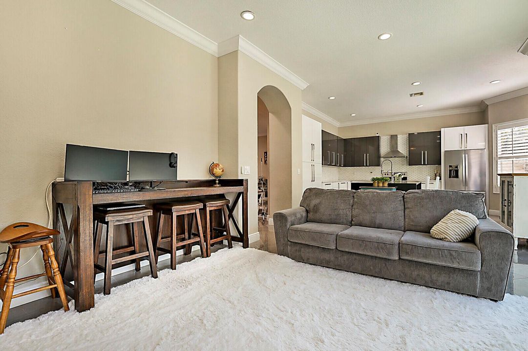 20_7167_Ivy_Crossing_Lane20_mls
