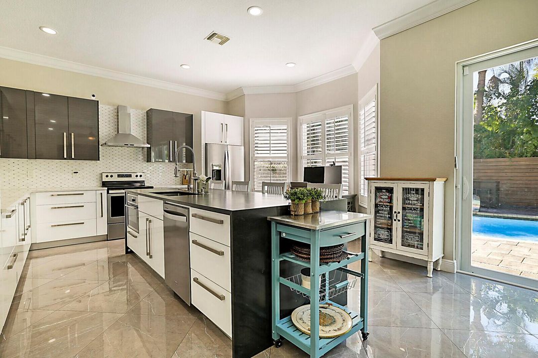 14_7167_Ivy_Crossing_Lane14_mls
