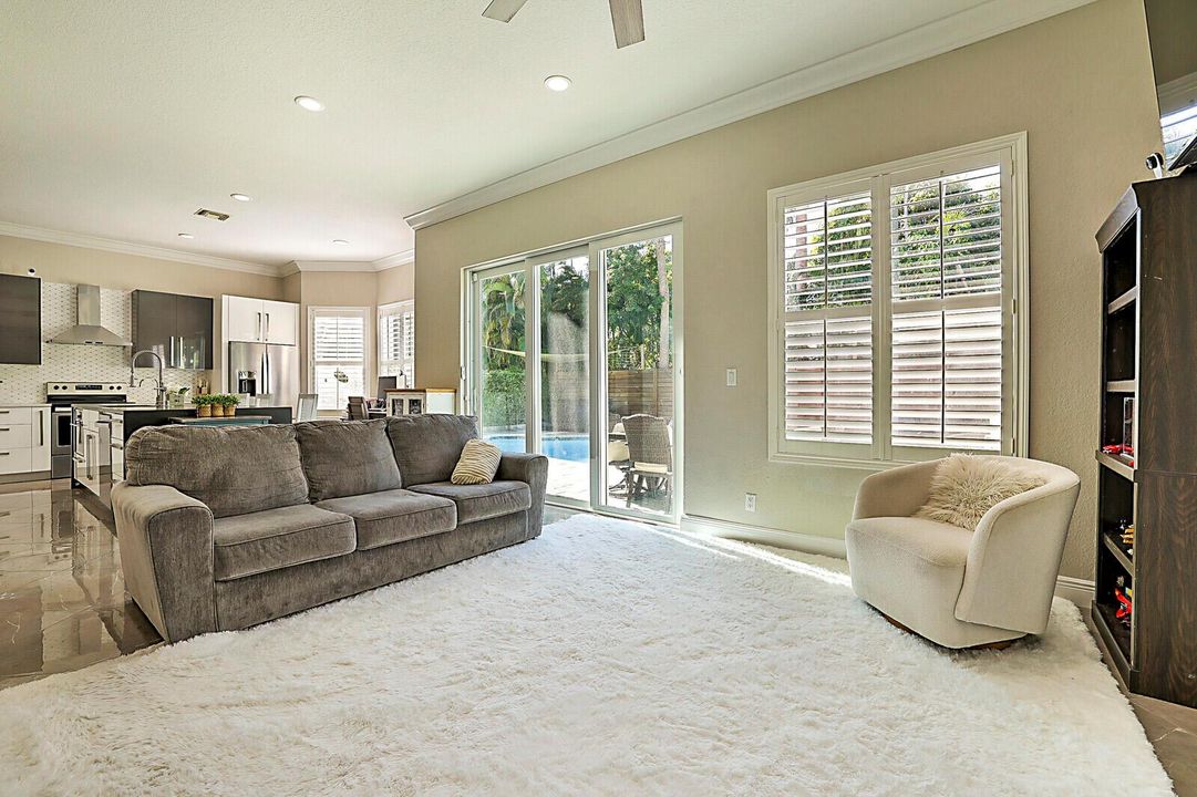 21_7167_Ivy_Crossing_Lane21_mls