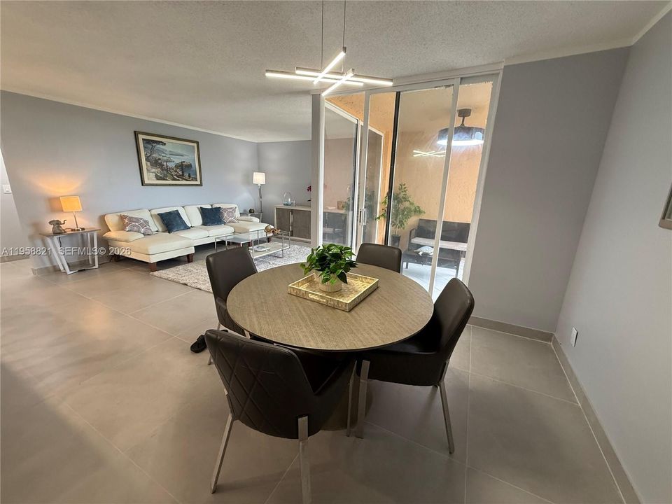 For Sale: $420,000 (2 beds, 2 baths, 1175 Square Feet)