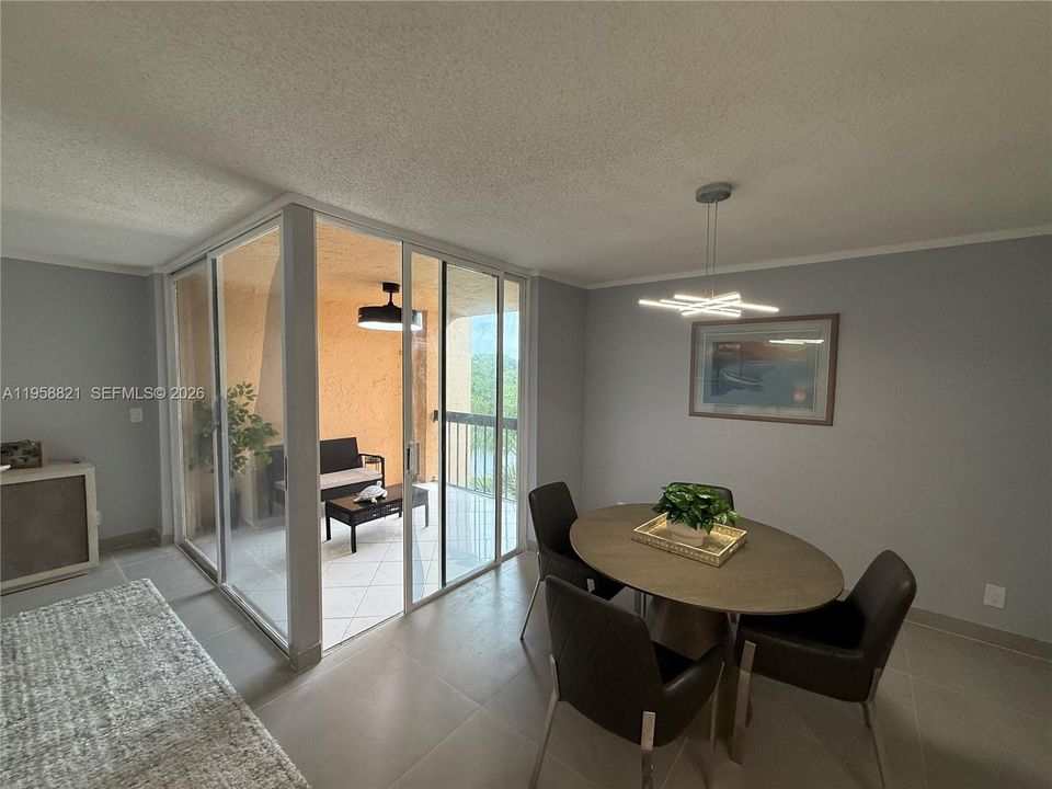 For Sale: $420,000 (2 beds, 2 baths, 1175 Square Feet)