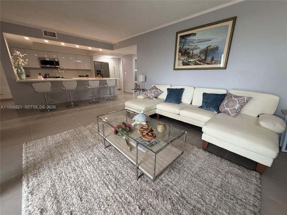 For Sale: $420,000 (2 beds, 2 baths, 1175 Square Feet)