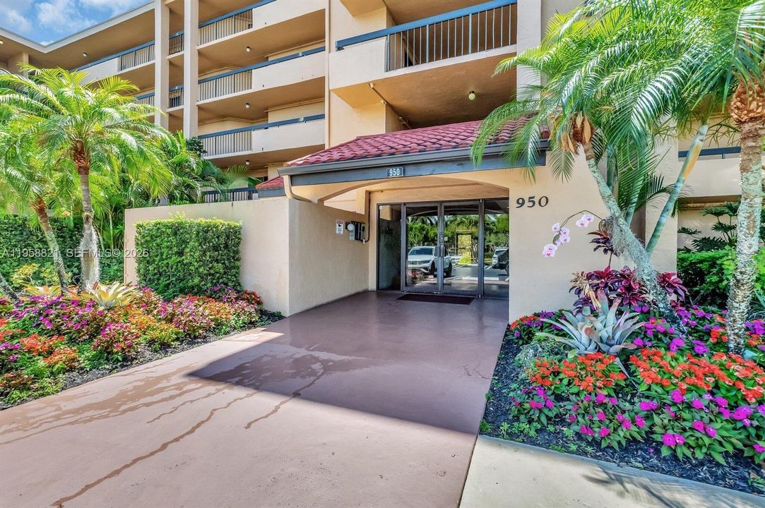For Sale: $420,000 (2 beds, 2 baths, 1175 Square Feet)