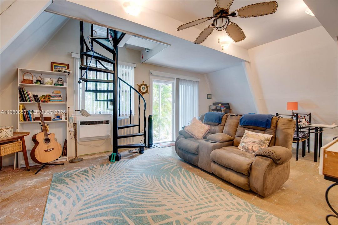 For Sale: $750,000 (3 beds, 1 baths, 1008 Square Feet)