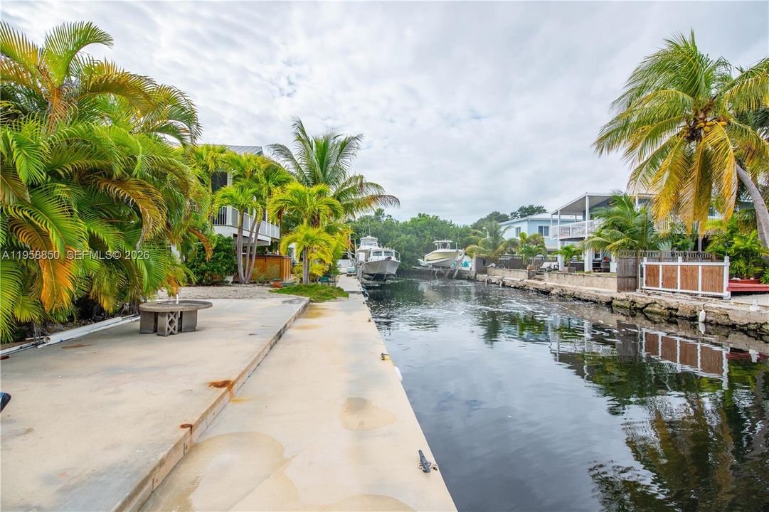 For Sale: $750,000 (3 beds, 1 baths, 1008 Square Feet)