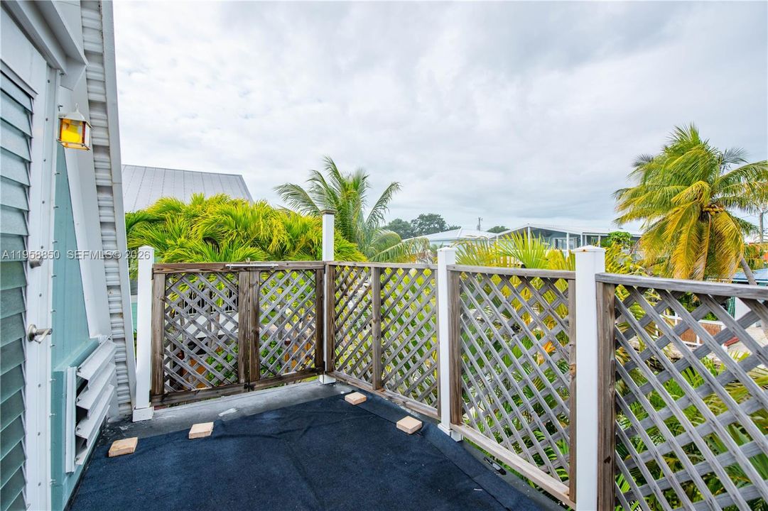 For Sale: $750,000 (3 beds, 1 baths, 1008 Square Feet)