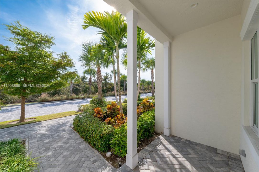 Active With Contract: $25,000 (3 beds, 3 baths, 2523 Square Feet)